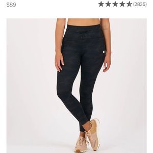 Vuori Daily Legging Black Camo